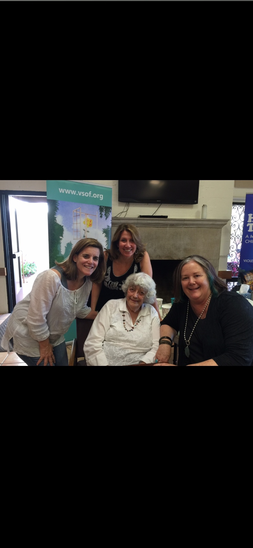 Sue Ellen Talley with Violet Oaklander and colleagues at a Violet Solomon Oaklander Foundation event